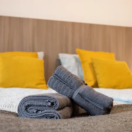 아파트 Atriumresidences With Freeparking, Ac, Balcony And Wi-fi