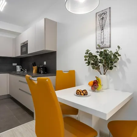 Luxury Atrium Residences Apartment