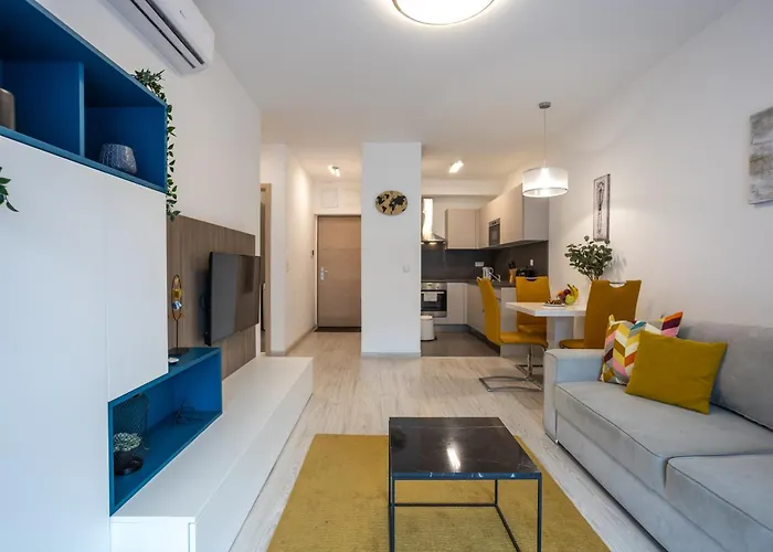 Atriumresidences With Freeparking, Ac, Balcony And Wi-fi *