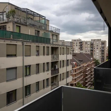 Luxury Atrium Residences *